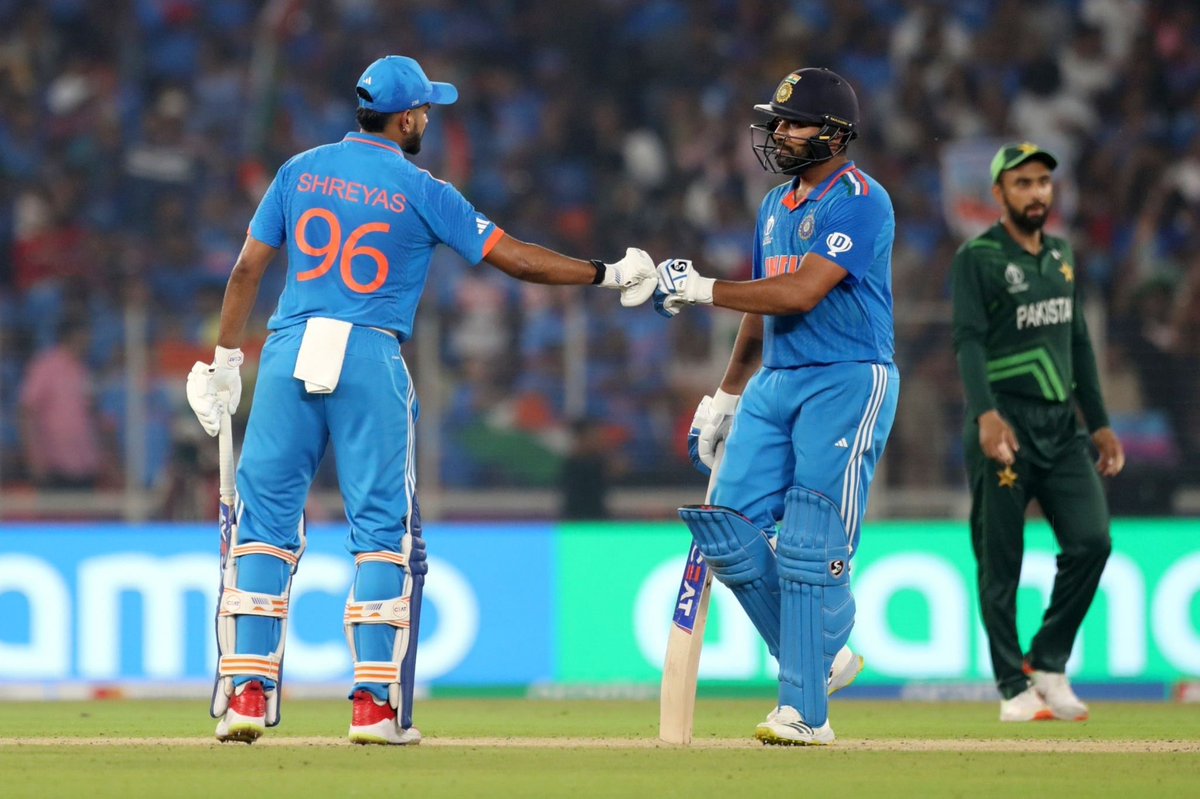 imkuldeep18's tweet photo. Cracking energy 🔥
Electrifying atmosphere ⚡️
Solid team performance 💪🏻

#TeamIndia | #INDvPAK | #CWC23 https://t.co/Mcddo4HC23