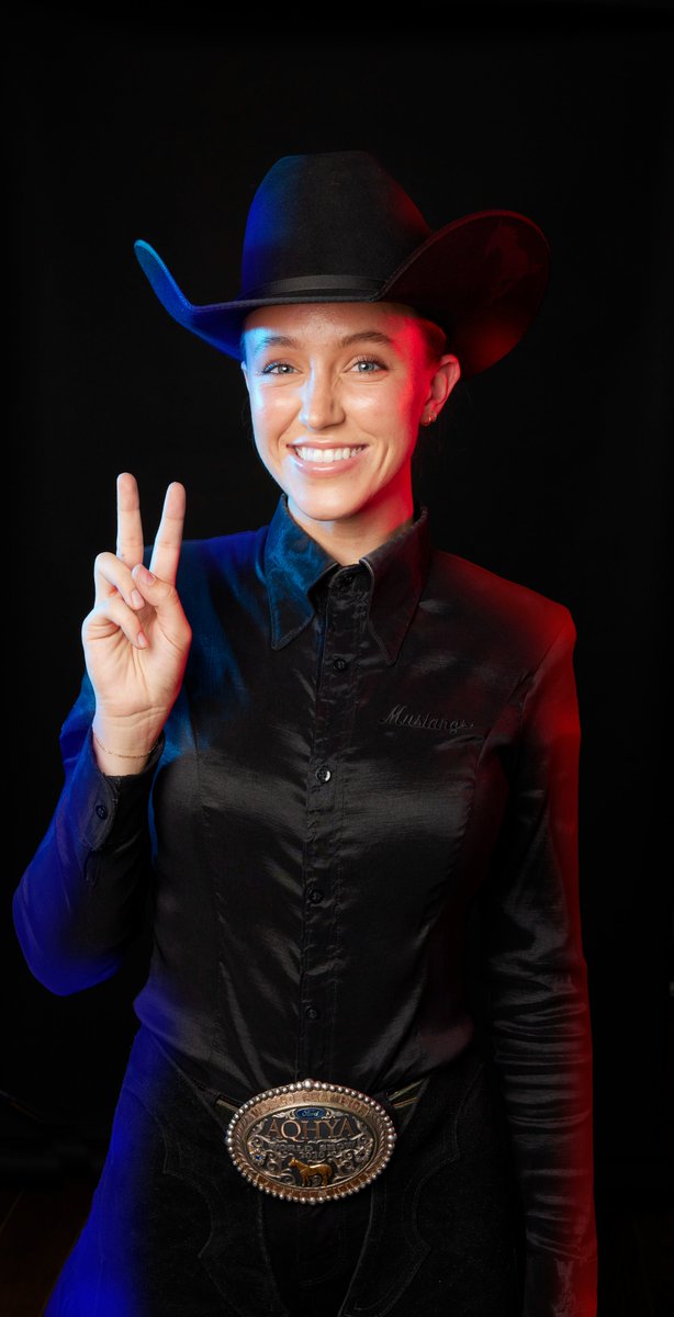 Caroline Nielson scores a 74.5 on Pete in Horsemanship to score a point for the Mustangs!

SMU - 3
OSU - 3

#PonyUpDallas | #WorkPlayWin
