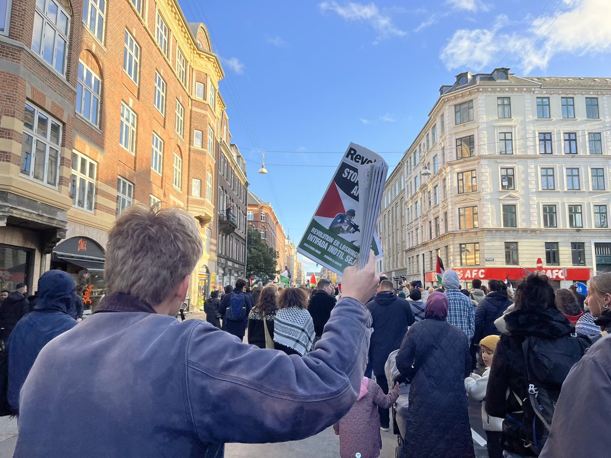 kommunisterne's tweet photo. Revolutionære Socialister er selvfølgelig med til demo til støtte for Palæstina. Intifada until victory! https://t.co/kUqZlxiqhO