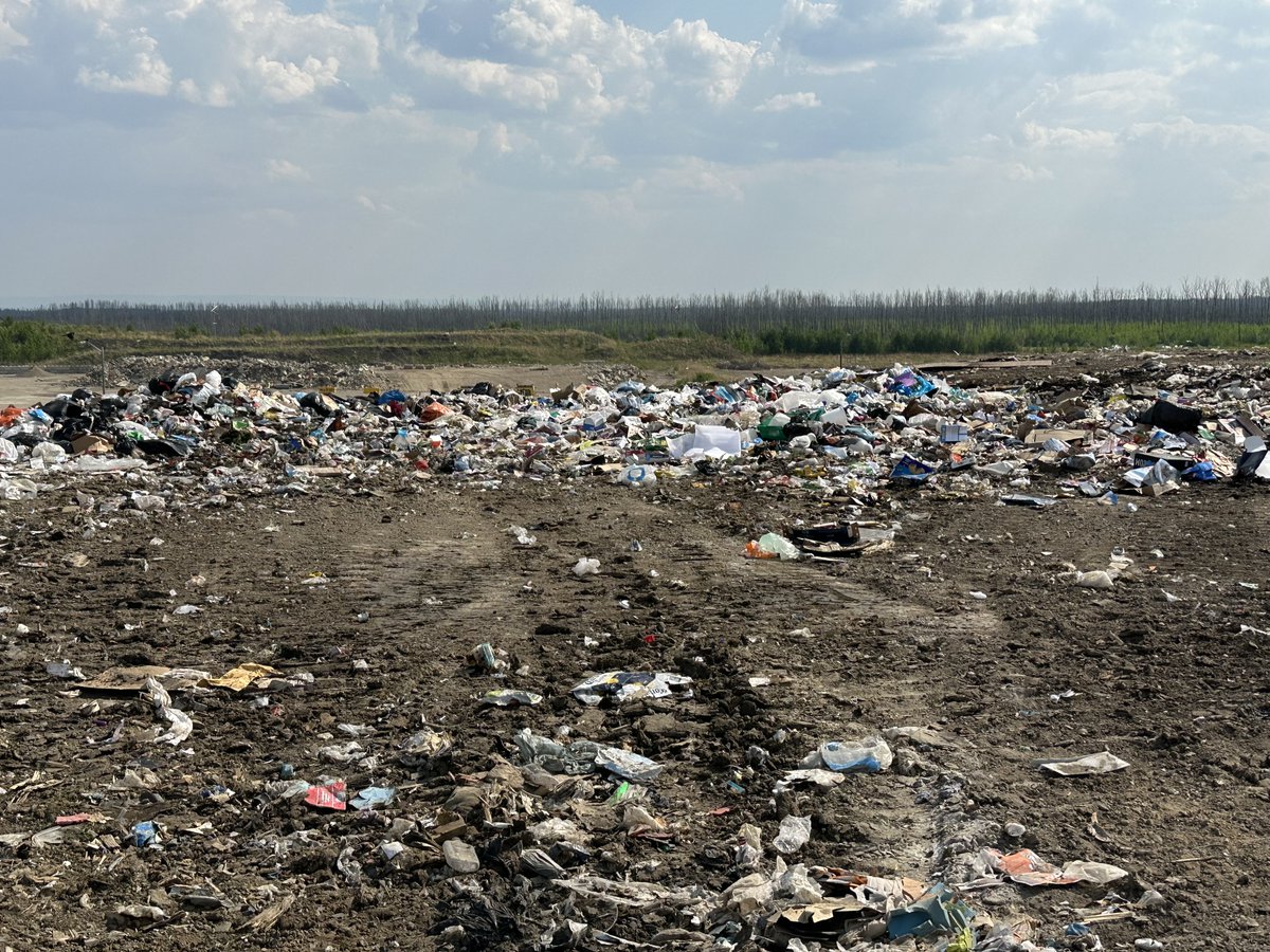 RMWoodBuffalo's tweet photo. Let’s have a little more talk and a lot less trash! As the new Solid Waste Management Plan is developed, help us shape the future of garbage and recycling in the region by sharing your feedback. Take the survey and enter to win at https://t.co/E1WpF1UmGT.
#rmwb #ymm #swmp https://t.co/OvGembluS7