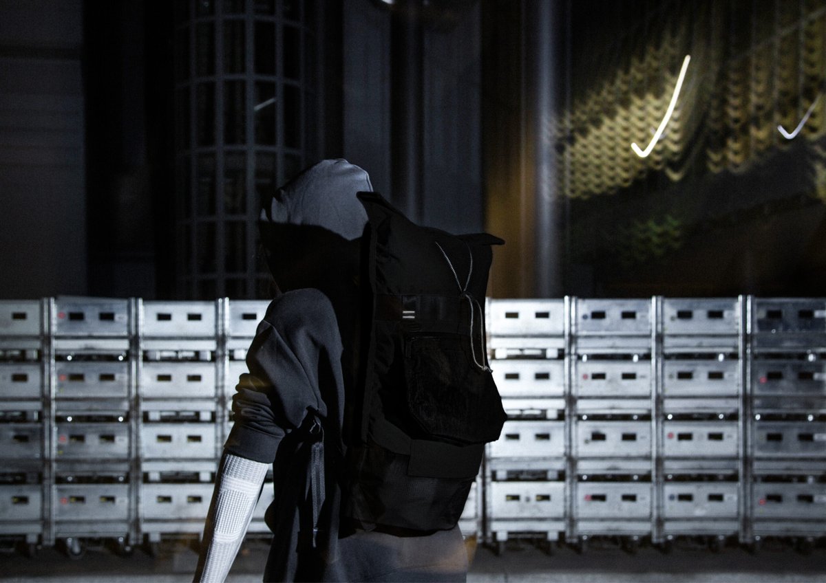 materialdistrct's tweet photo. A backpack made of a single material https://t.co/Fg2GNxyOfZ
#materialinspiration #backpacks #fashion #freitag #polyamide6 #materialdistrict https://t.co/ZQRG3JAuxh