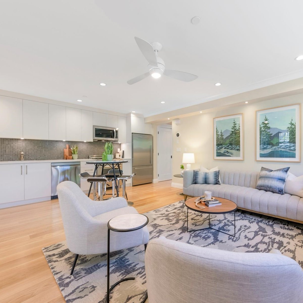 Welcome to Cypress Mews. This bright 1 bed &amp; den garden level home situated on the corner of 10th &amp; Cypress boasts a thoughtful &amp; open design.
Open House: Saturday Oct 14: 3-4:30 PM hosted by me! 
Address: 2565 Cypress St
Price: $925,000
More info: 
loom.ly/1VzlBZo