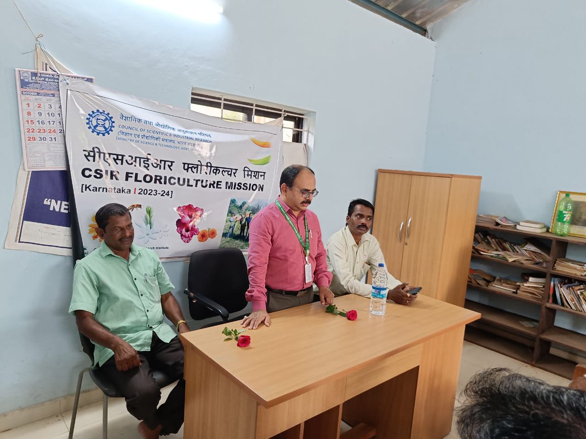 CsirFlori's tweet photo. Under CSIR Floriculture Mission, @csirnbrilko organised an awareness program at Parkala, Udupi (Karnataka) for Nesara Sanjeevani group to promote Jasmine cultivation. Mr. Lakshman, an expert in Jasmine cultivation acted as a resource person
@akshasany @CSIR_IND @DrJitendraSingh https://t.co/S7i3OcBGx0