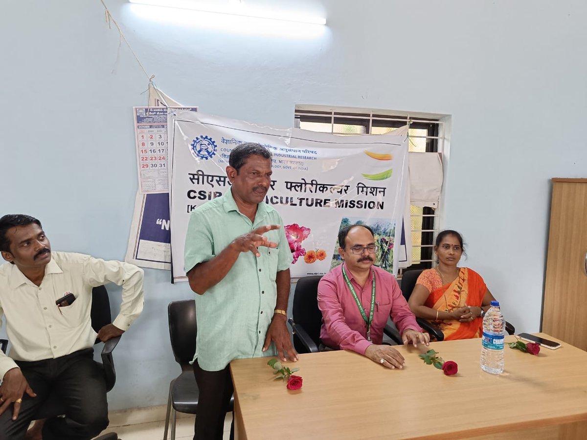 CsirFlori's tweet photo. Under CSIR Floriculture Mission, @csirnbrilko organised an awareness program at Parkala, Udupi (Karnataka) for Nesara Sanjeevani group to promote Jasmine cultivation. Mr. Lakshman, an expert in Jasmine cultivation acted as a resource person
@akshasany @CSIR_IND @DrJitendraSingh https://t.co/S7i3OcBGx0