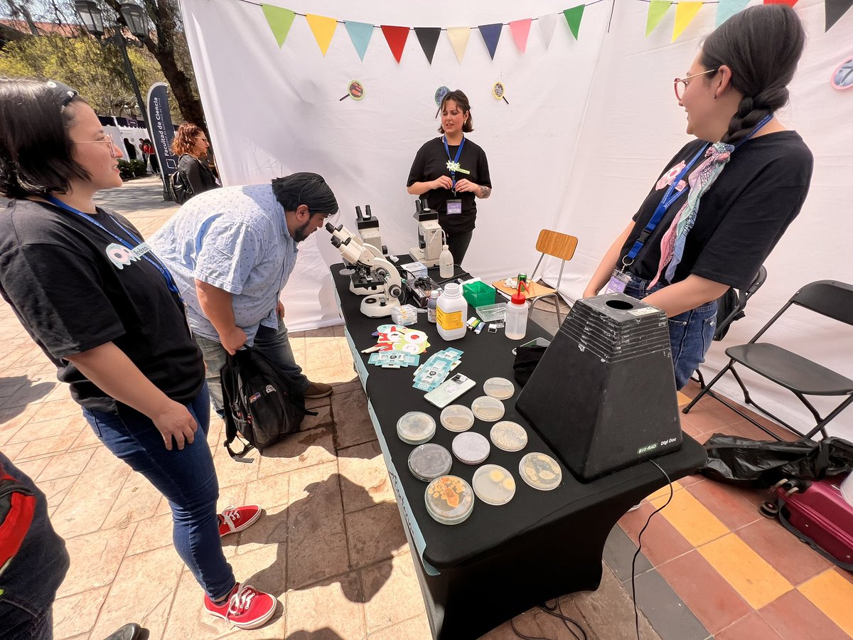 usach's tweet image. 🧑🏽‍🔬Comenzó el espectacular Festival de Ciencia que organiza @Ciencia_Usach y que nos invita a conocer el fascinante mundo de las ciencias para todas las familias 🔬🔭

📍Los esperamos hasta las 18:00 horas en la EAO Usach (Av. Víctor Jara 3659, Estación Central)