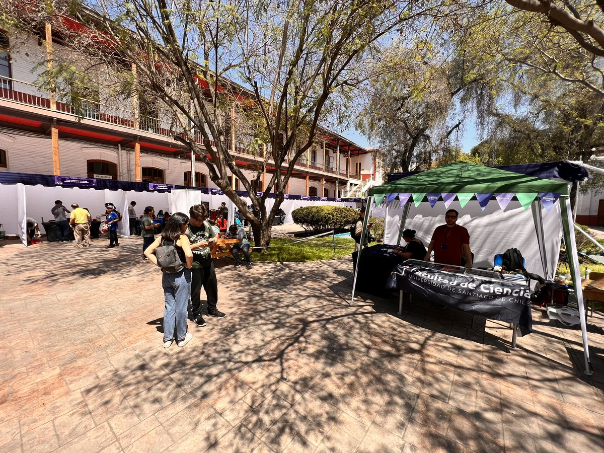 usach's tweet image. 🧑🏽‍🔬Comenzó el espectacular Festival de Ciencia que organiza @Ciencia_Usach y que nos invita a conocer el fascinante mundo de las ciencias para todas las familias 🔬🔭

📍Los esperamos hasta las 18:00 horas en la EAO Usach (Av. Víctor Jara 3659, Estación Central)