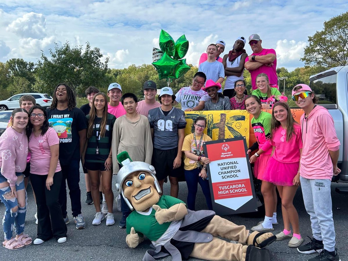 A little late, but better late than never. Fun homecoming parade with best buddies and the Titan #Tuscarora #Learningforlife