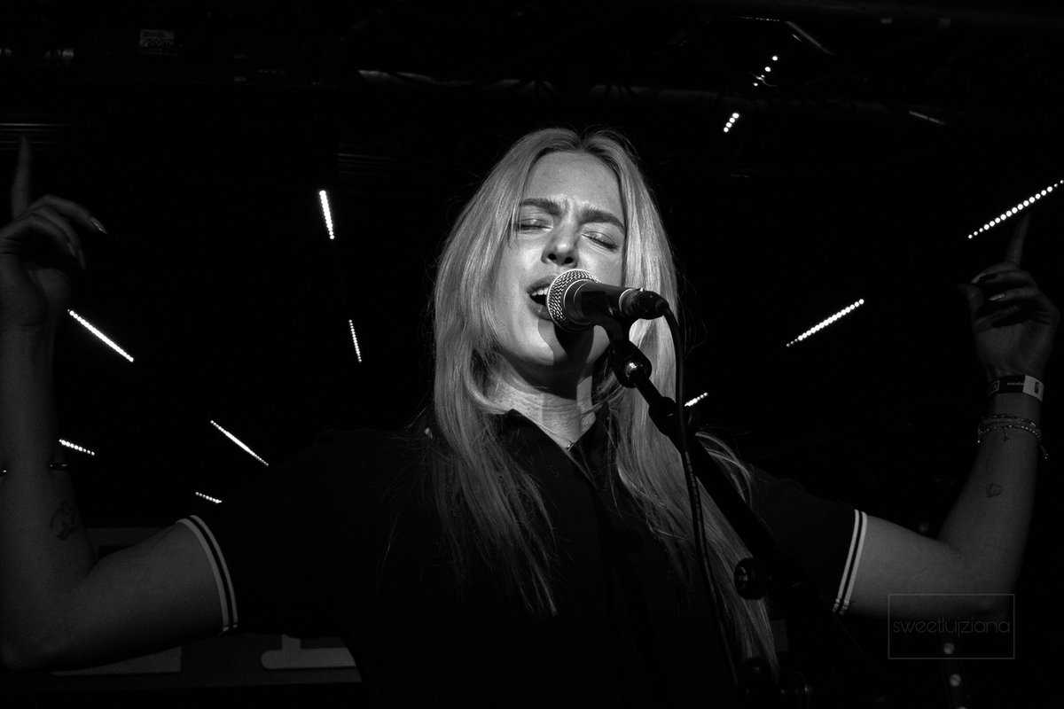 sweetlujziana's tweet photo. more of the amazing @thisisFeliciaLu last night in Vienna https://t.co/qbhHTsuMix
