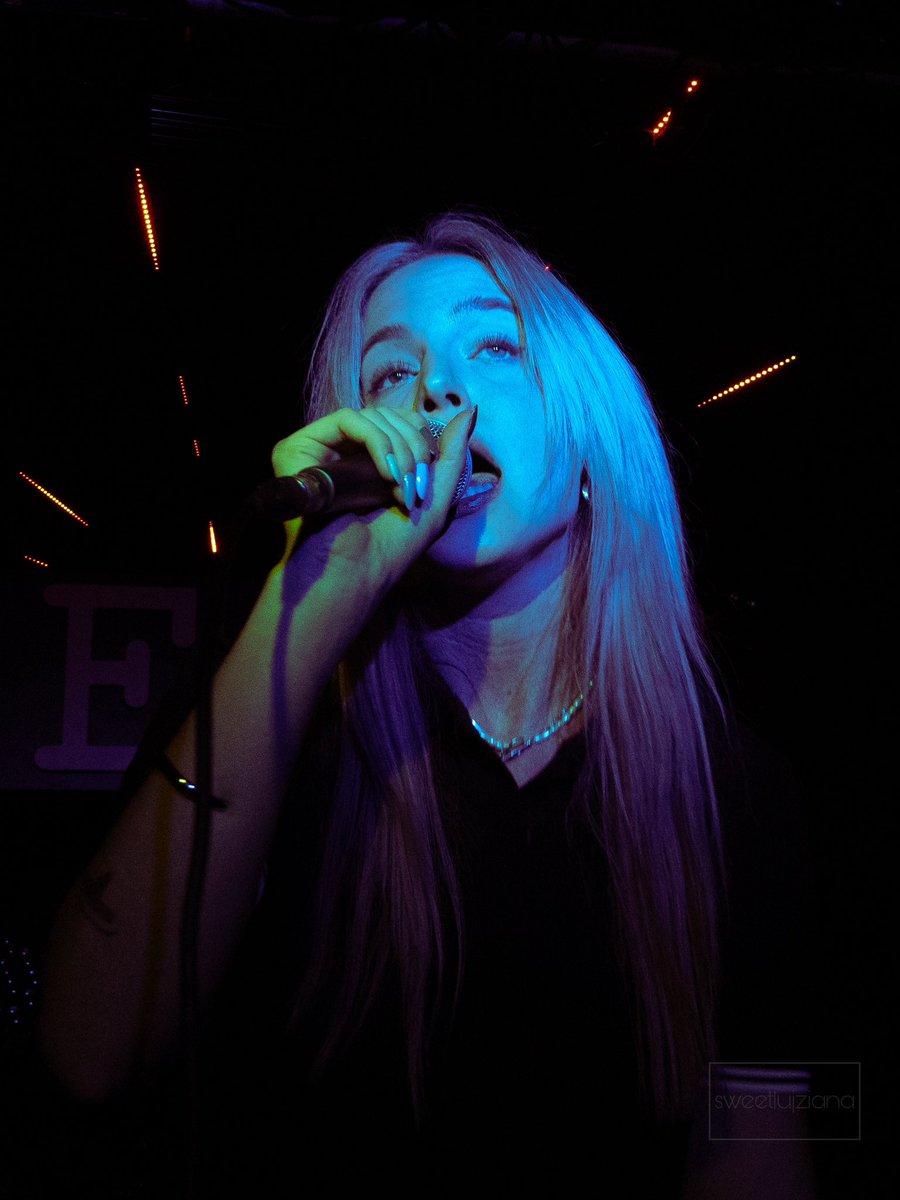 sweetlujziana's tweet photo. more of the amazing @thisisFeliciaLu last night in Vienna https://t.co/qbhHTsuMix