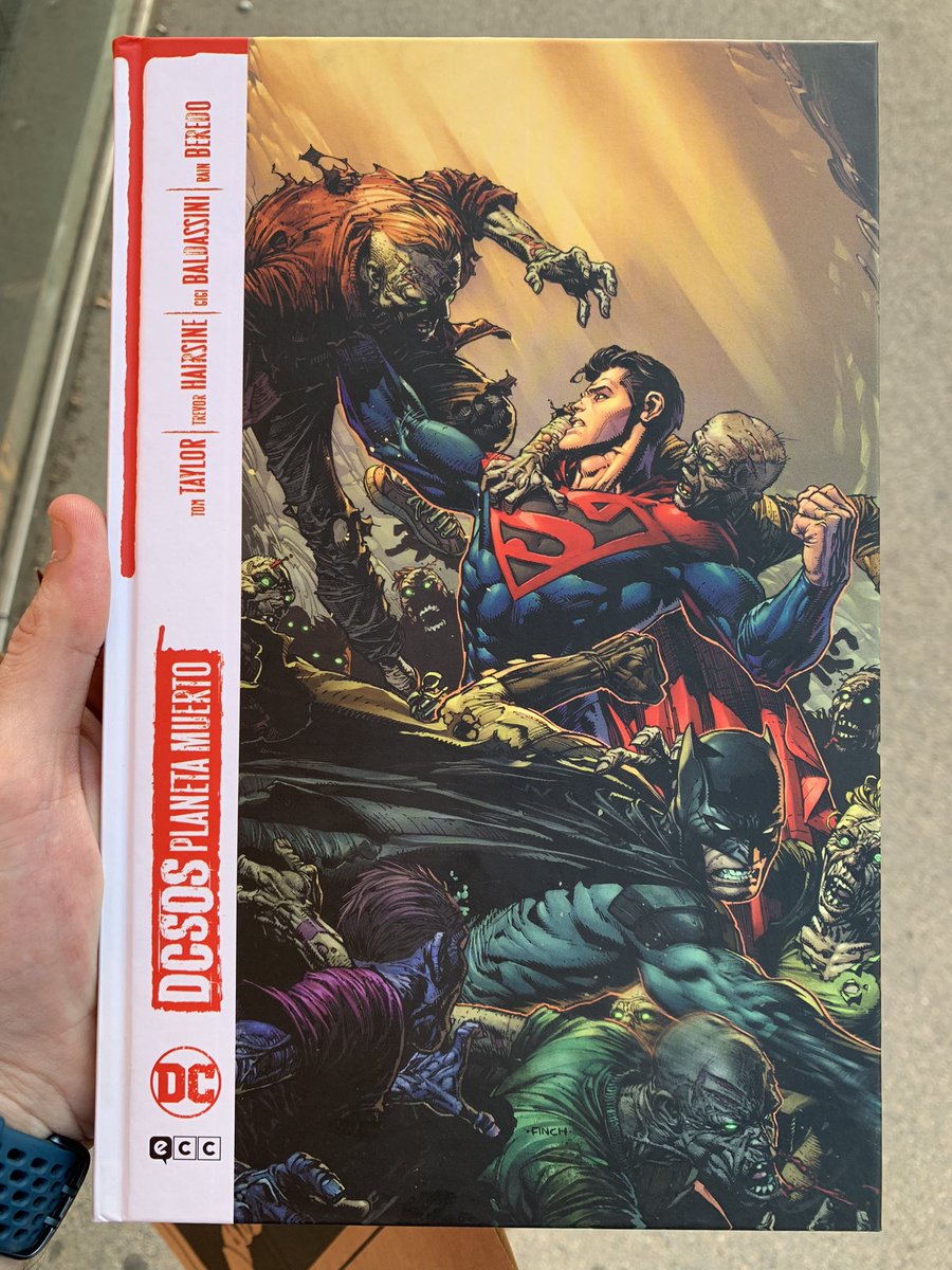 Midowito's tweet photo. Y con este completo la colección #DCsos que por cierto me está encantando! Adiós, me voy a leer xD https://t.co/0cAedzr42X