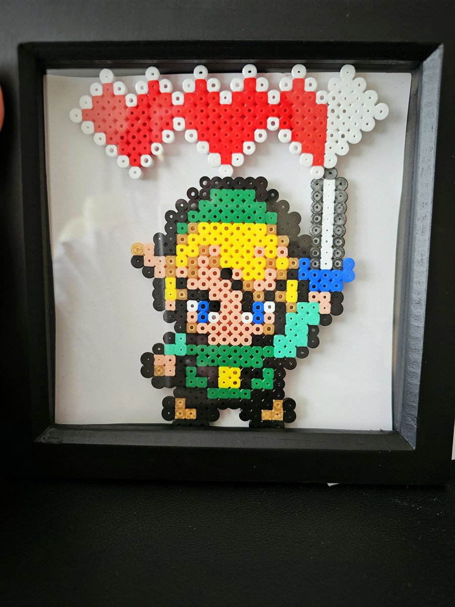 Lousimmo24's tweet photo. I made some bead art box frames! Made up with how these turned out

#Zelda #beadart #MarioBros https://t.co/jpvgu51UTk
