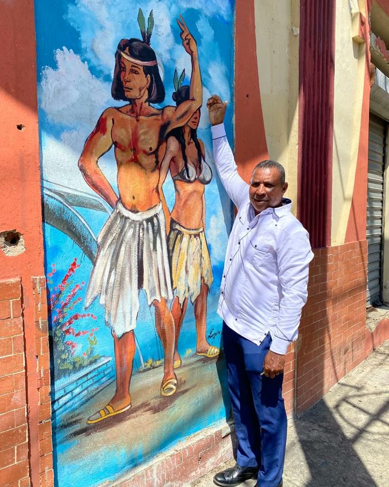 Dentro  del marco de la celebración del Día Nacional del Artesano y el Día del encuentro  de Culturas, dese La Vega hago un llamado a los aetesanos a leer y aprender de su historia, creencias y mitologías y usarlas como fuentes de información para crear Artesanías con Identidad.