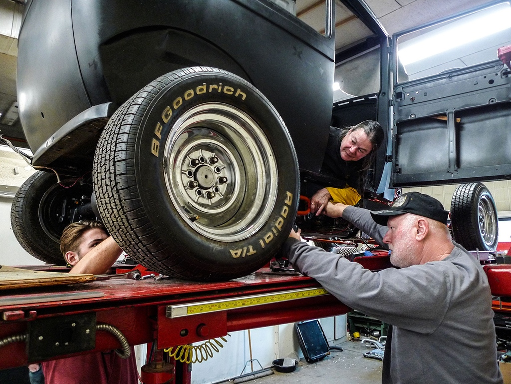 modernrodding's tweet image. It takes a village to raise a hot rod... learn how this high school shop class takes on a Model A project. #ModernRodding 
- 
inthegaragemedia.com/how-to-cut-and…