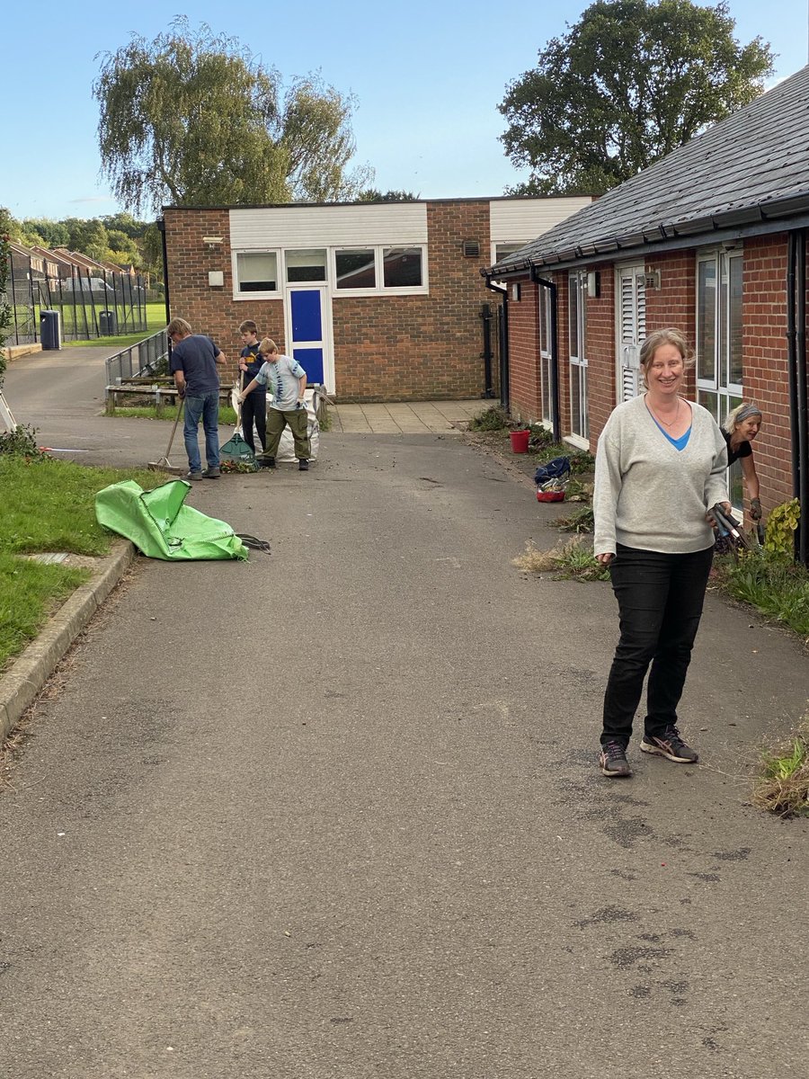 Another highly successful Love our Langtree. Thank you so much to all the parents and students who gave up their Saturday afternoon to make the grounds look so much neater and tidier