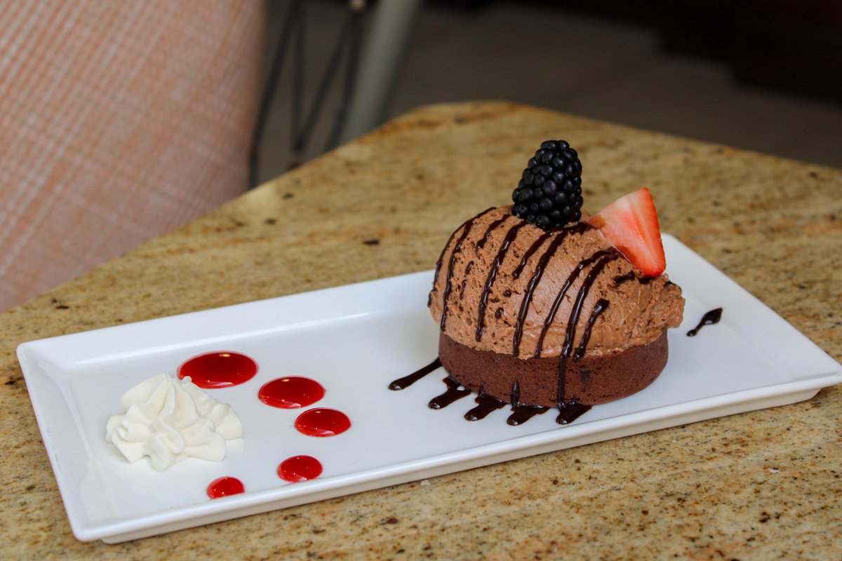 Happy #NationalDessertDay! 🍰

Life is short, make it sweet! Join us at our on-site restaurant, Harvard Street Grille to indulge in some mouth-watering desserts that'll make you go 'YUM!' 😋🍩🍮

#HiltonSacramentoArdenWest #SacramentoHotel #DessertDay