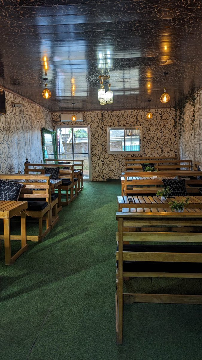 cyrilmuluh's tweet photo. When the town goes Dark, Klass Chill Stays lit, and our drinks stay Chilled like your ex's heart and our food stays Hot 🔥 like your Crush

#KLASSCHILL #BUEA #NOLIGHTS https://t.co/19vs0LuHSR