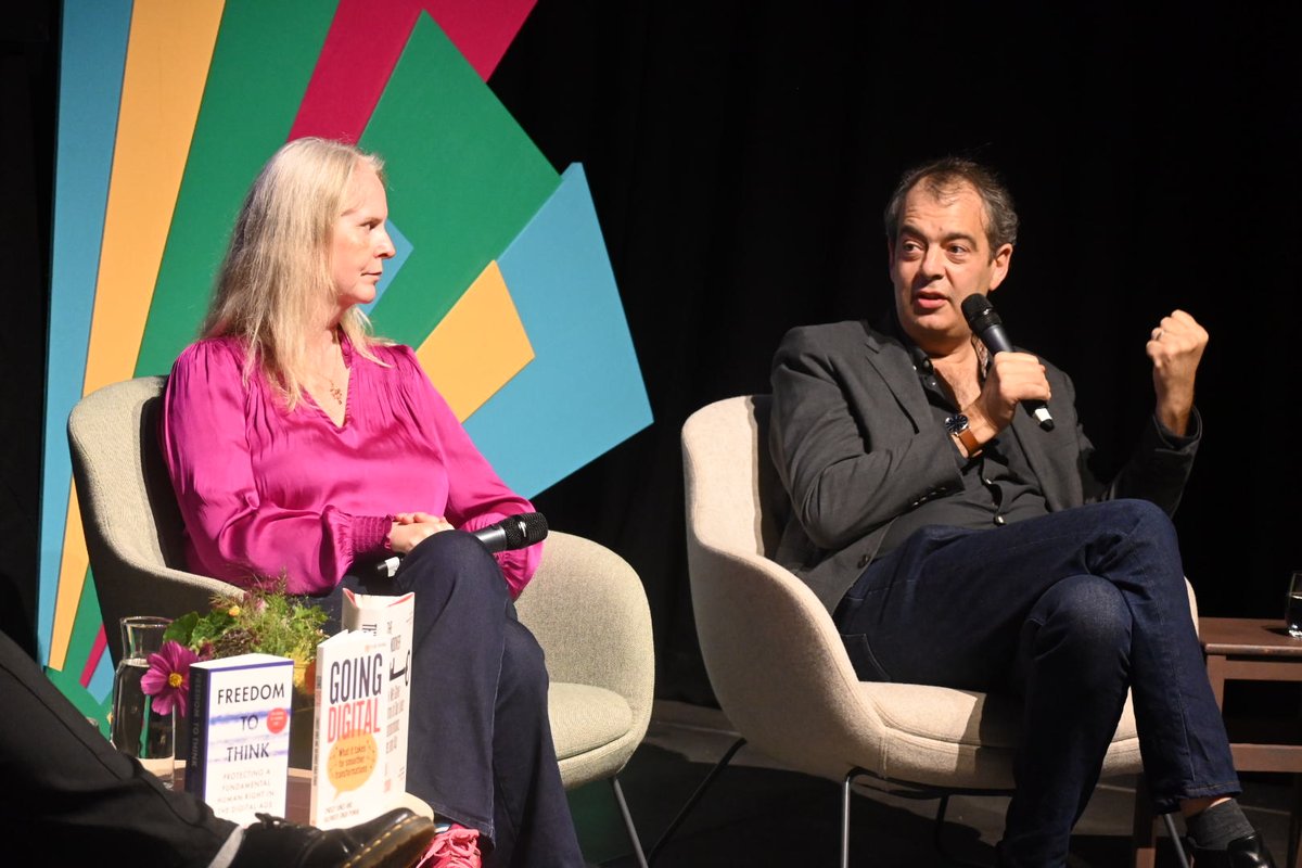 Wimbookfest's tweet photo. Will AI cause the end of the world? Is artificial intelligence even that intelligent? International human rights lawyer @susiealegre and author and academic David Runciman guided us through the ins and outs of modern technology and big data. https://t.co/ceeUt55hMq