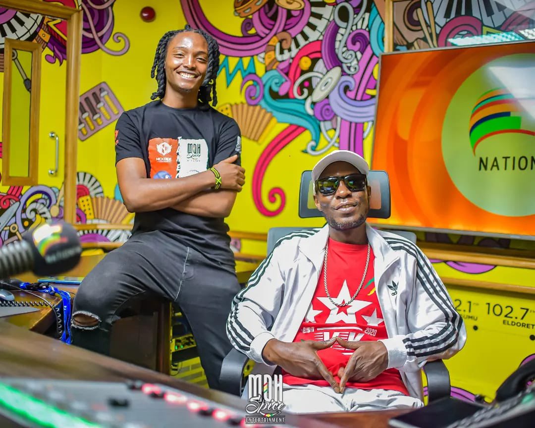 NationFmKE's tweet photo. Ni masaa ya #JamDown, the only show that makes sense on a Saturday night.
Join the boys now till 10 pm on the radio edition for a fire session, ama Niaje?
@mcjahwatchy x @deejaykamuzeey
Where are you tuned in from? https://t.co/qaf5zdIIPI