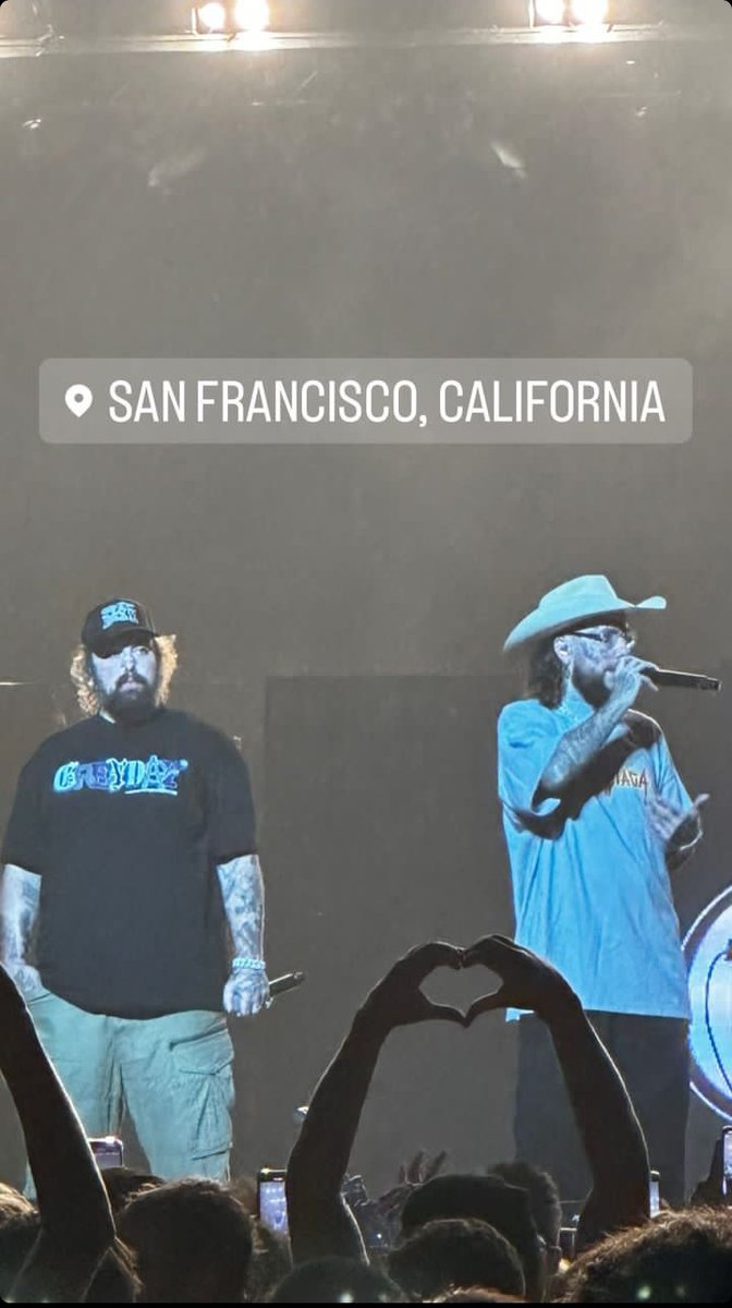 yungxirst's tweet photo. scrim w the hat https://t.co/2gwq6VybJU
