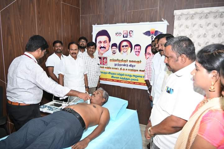 ErMASSelvan's tweet photo. #கலைஞர்100 முன்னிட்டு மாவட்ட மருத்துவர் அணியின் @Dr_Ezhilan சார்பில் ஏற்பாடு செய்யப்பட்டிருந்த இருதய &amp; பொது அறுவை சிகிச்சை முகாமை சேலம் மத்திய மாவட்ட கழக செயலாளர் அண்ணார் @SalemRRajendran அவர்கள் துவங்கி வைத்தார்.
உடன் மா.மருத்துவர் அணி அமைப்பாளர் @arullaxman2 &amp; கழக நிர்வாகிகள்.! https://t.co/mTFt3rleU7