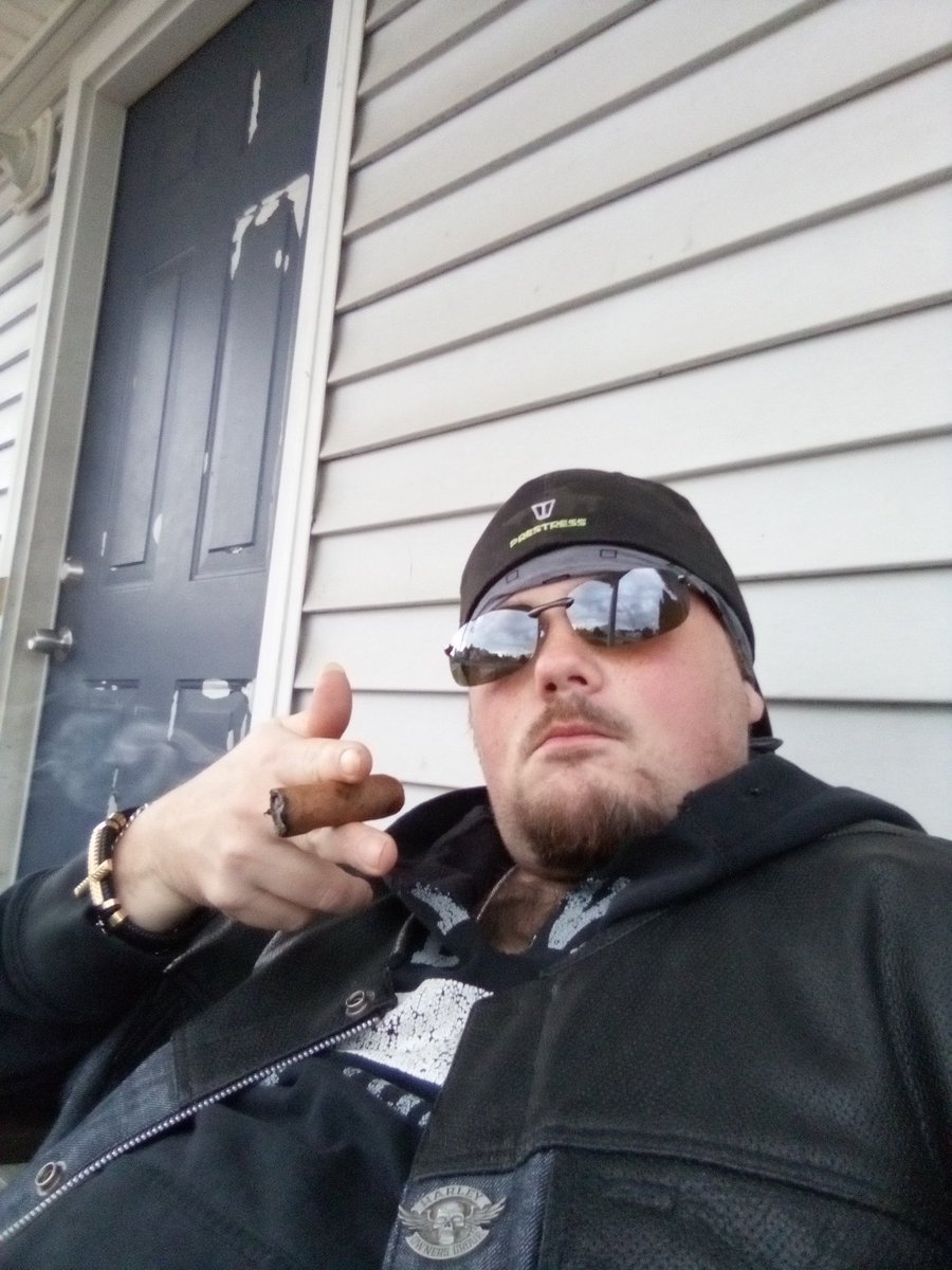 JesseJames4801's tweet photo. King https://t.co/BgrFTGJwN3