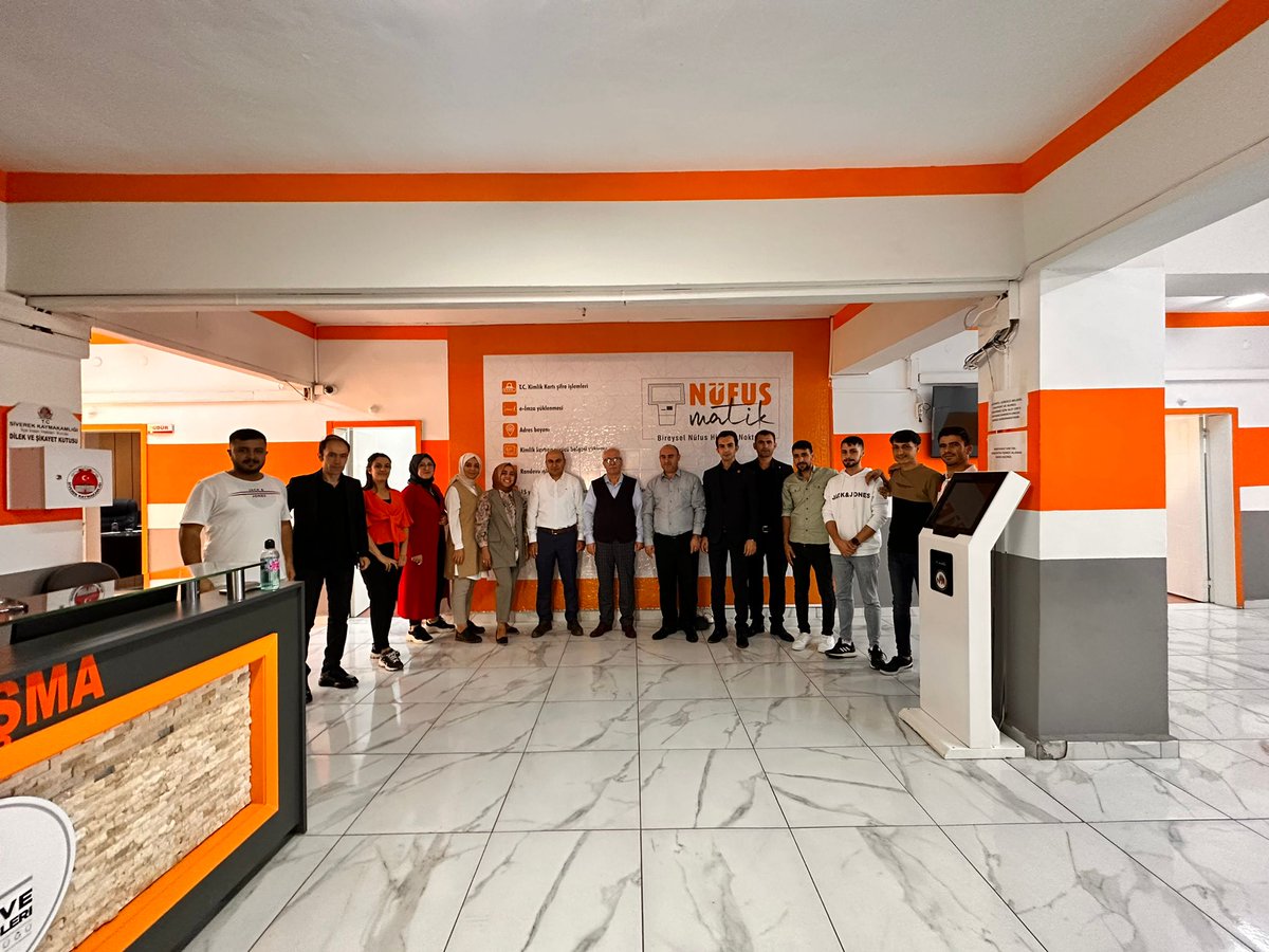 Siverek'te Arkadaşlarımızın  tatil günü olmasına rağmen özverili çalışmaları ve kendilerini daha fazla geliştirmek için çabalarına memnuniyetle şahit olduk. Hepsine ayrı ayrı teşekkür eder, başarılar dilerim. #Herşeyvatandaşlarımıziçin <a href="/TCNufus/">Nüfus ve Vatandaşlık İşleri Genel Müdürlüğü</a> 
<a href="/UrfaValiligi/">T.C. ŞANLIURFA VALİLİĞİ</a> 
<a href="/hasansildak/">Hasan ŞILDAK</a>