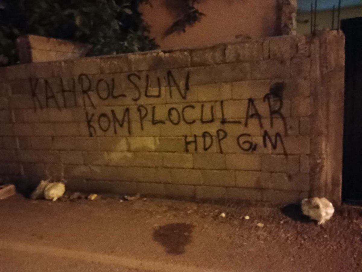 darajine0's tweet photo. Tecriti kırana ve Kürt Halk Önderi Abdullah Öcalan’ın fiziki özgürlüğünü sağlayana kadar komplocuları sokak sokak teşhir edeceğiz! https://t.co/UGwP3m7bsc