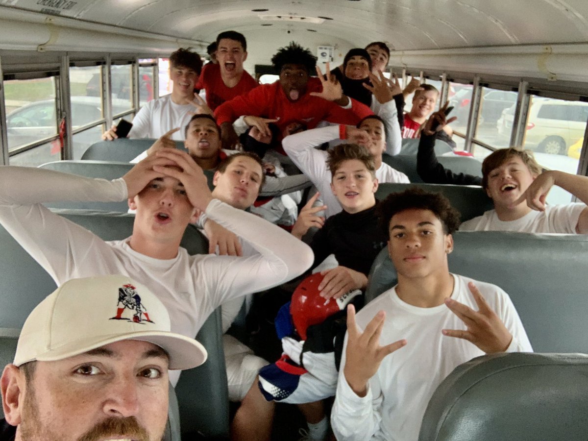 XLJeFe58's tweet image. JVs cap off an undefeated season with a W over Millard North this morning.  #SouthBoyz played all season with grit  and with that @MSouthFootball swagger. Congrats fellas now it’s time to get to work #FlyinRound #HavinFun