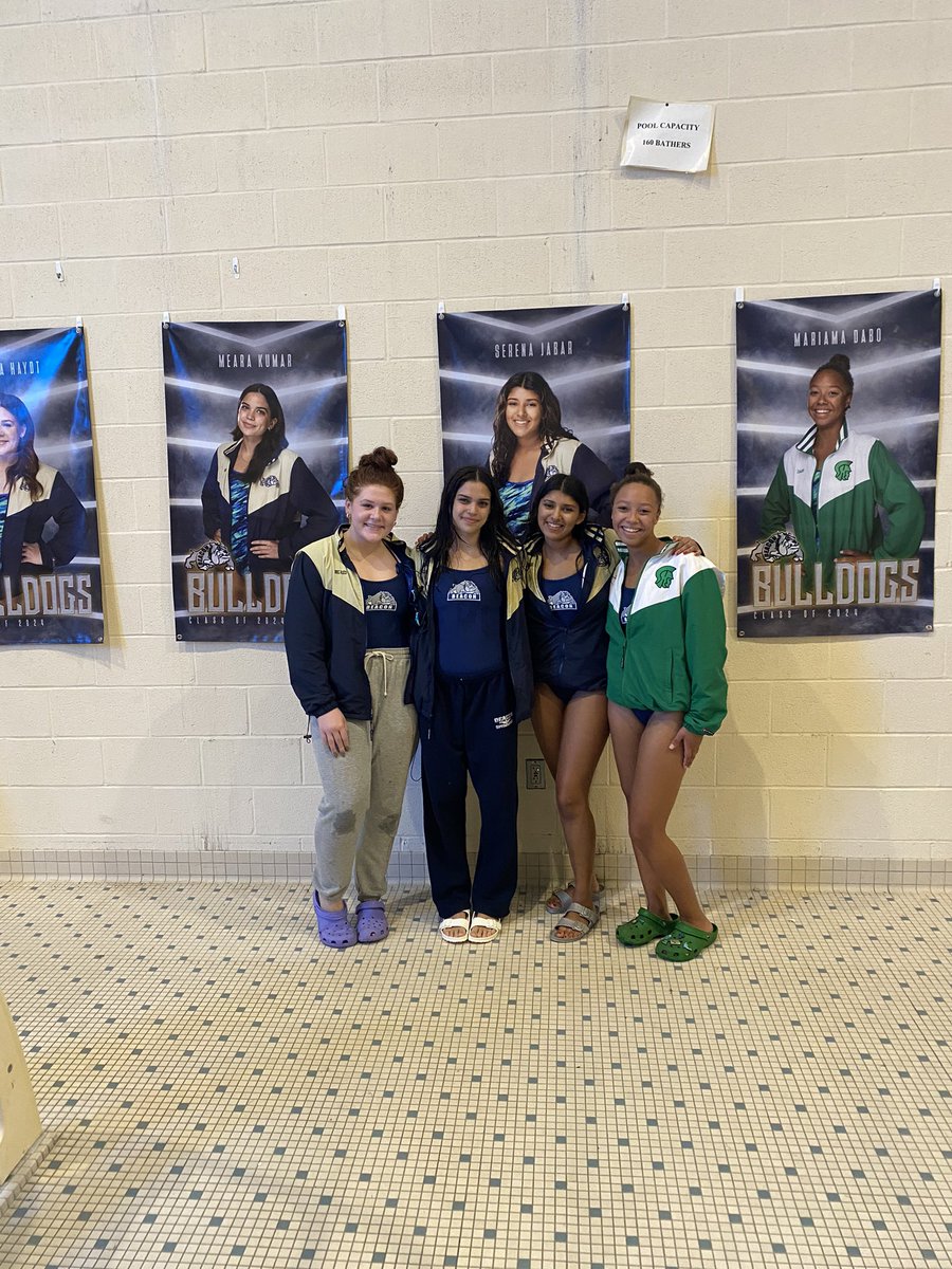 BeaconGreens's tweet photo. Last dual meet for these BCSD Varsity Swimmers! Thank you for the laughs &amp; great memories! Going to miss this special group @LarryCo79540703 @BCSDBulldogs https://t.co/uSjNg4I12p
