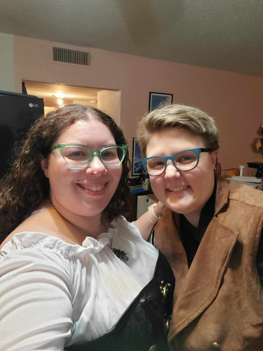 Rubia_Cinder's tweet photo. Friday the 13th adventures - Fight with Strahd!!! We survived the night AND defeated Strahd! 
#dnd #dndnight #fridaythe13th #curseofstrahd #dndcosplay #dndcommunity #dndthings #dnd5e #mercuryadventureclub #dndsession #strahdvonzarovich #strahd #strahdcampaign https://t.co/Qx3ANw2VqH