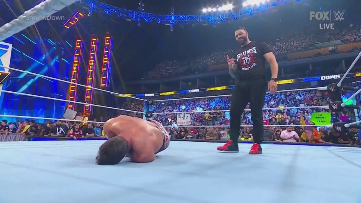 RomanBestPhoto2's tweet photo. #RomanReigns #Smackdown Screencaps. https://t.co/Vj3Zfufuy0
