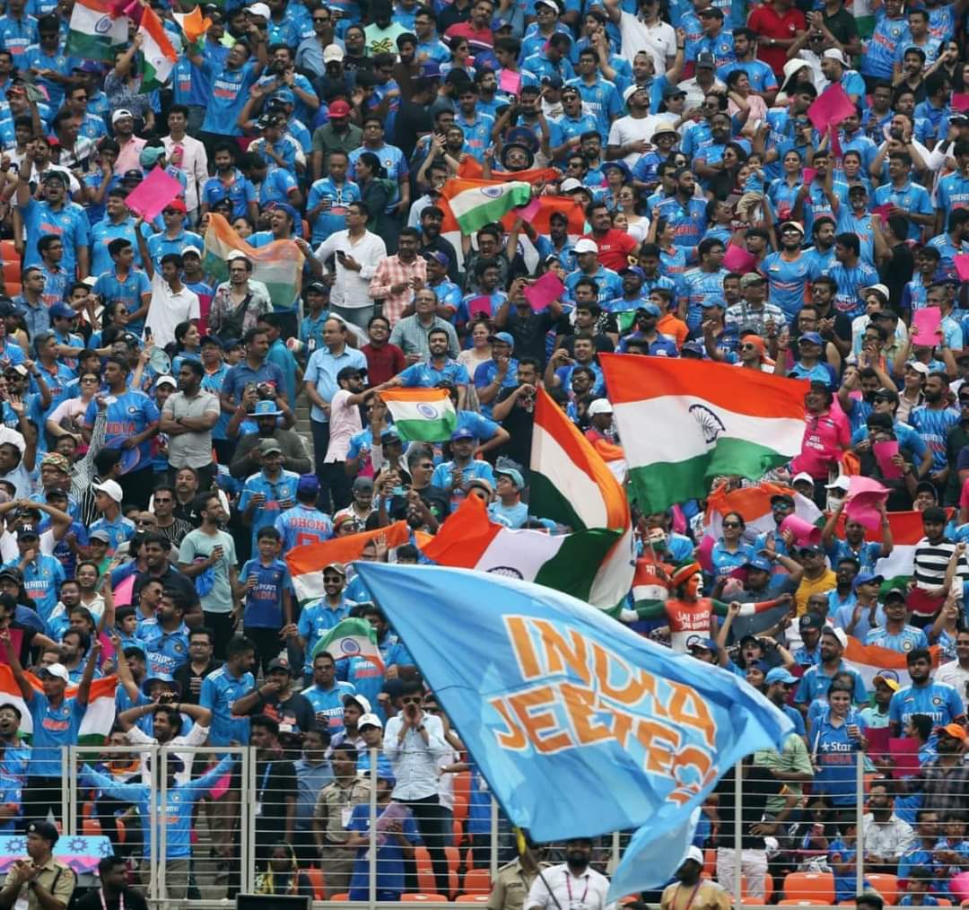 deshrajrock1's tweet photo. अद्भुत प्रदर्शन #INDIA 🇮🇳

गर्व है, हमें आप पर फक्र है।

#WorldCup2023 में आज 'हिटमैन' की कप्तानी में पाकिस्तान के साथ मुकाबले में टीम इंडिया के शानदार प्रदर्शन ने न सिर्फ मैच जीता है बल्कि हर भारतवासी का दिल भी जीत लिया है l

जय हो❤️ 🇮🇳

#indvspak2023 https://t.co/GQxqzhwtAO