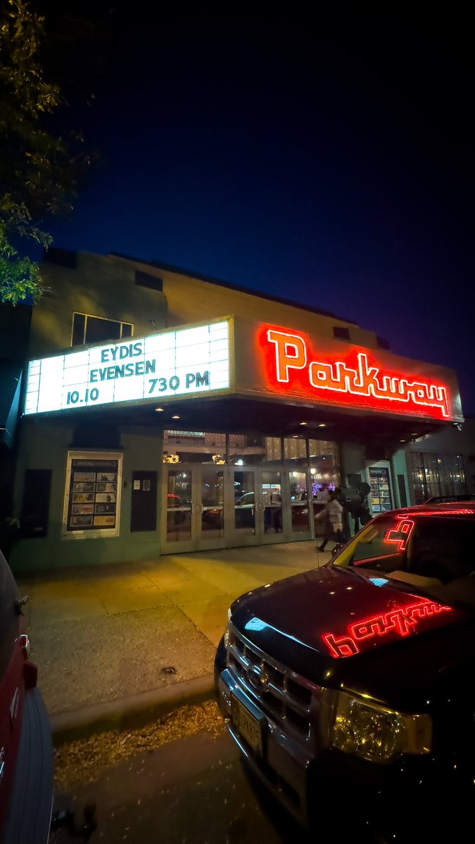 Thank you Minneapolis, Vancouver &amp; Seattle, you were wonderful! 
I’m headed to Eugene today, see you at @hultcenter tonight ✨