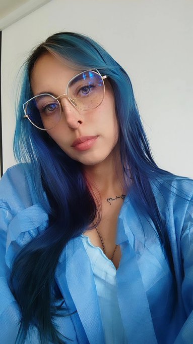 Last night concert 🤟 / This morning Laboratory 🤓 https://t.co/MddVeSGLIX<a href="/tag/nuevafotodeperfil"class="tags"><span>#nuevafotodeperfil</span></a>