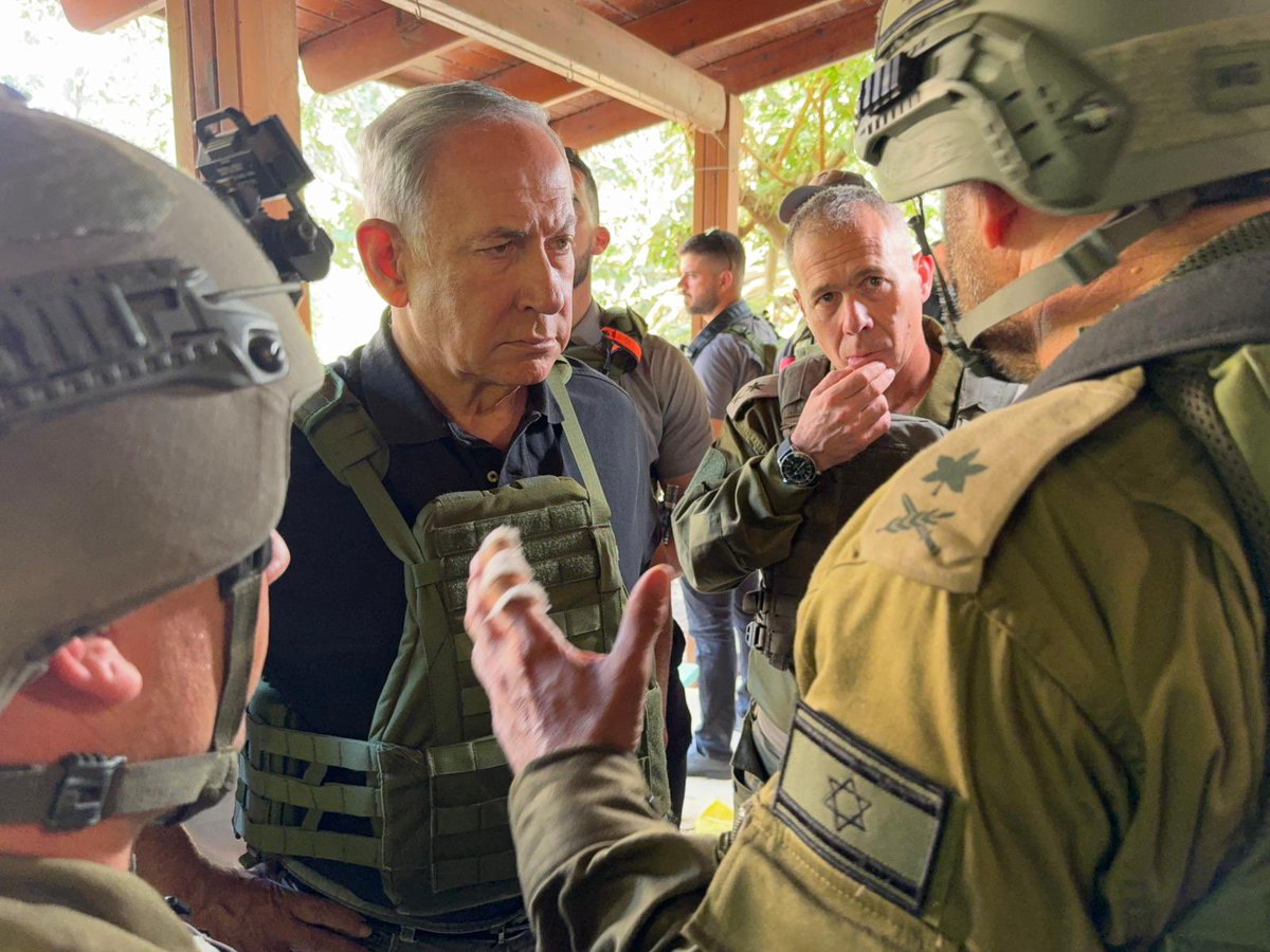 Israel PM @netanyahu visits Israeli soldiers near the borders of #Gaza.
'We are all Ready' said The PM in his post on X.
#Israel #Netanyahu #Israelsoldiers #IsraelFightsBack #Palestine #HamasMassacre