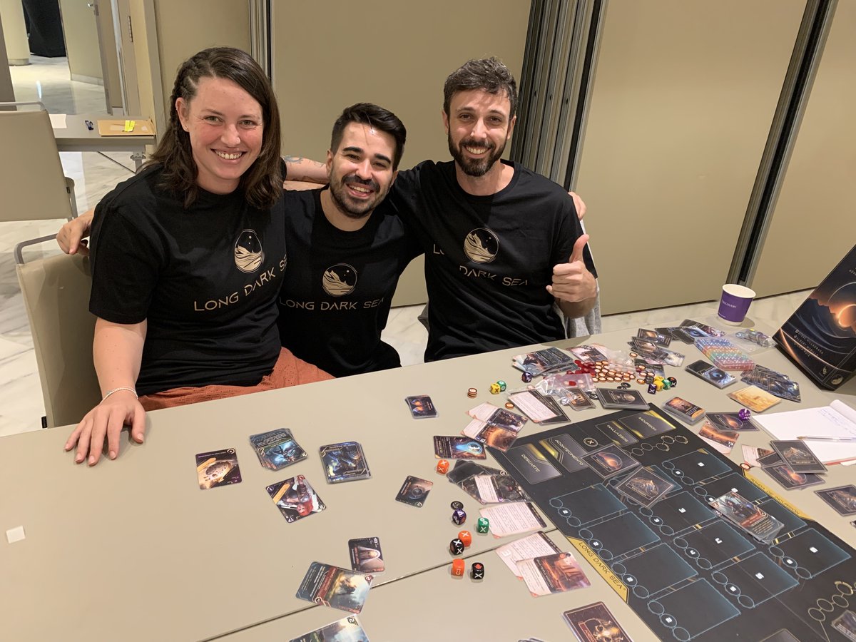 Longdarksea's tweet photo. Muy agradecidos a @aquesejuega por permitirnos presentar el juego en la 2ª edición de la #Quinacon celebrada hoy en Barcelona.
Por fin llegó el momento de presenciar las primeras partidas. La ilusión ha sido inmensa y el feedback muy positivo! 

Se vienen noticias muy enormes🦾🏴‍☠️ https://t.co/s40UJL5Hus