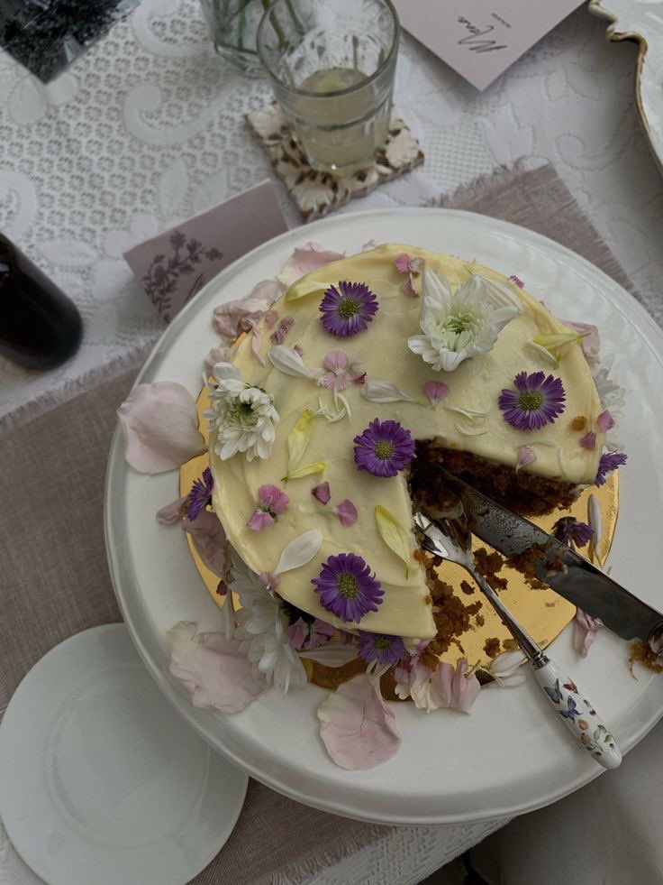 poeticardigan's tweet photo. go to pinterest and search:

your name + bouquet core
your name + cake core
your name + outfit core
your name + landscape core https://t.co/l6KkJn9Dp6