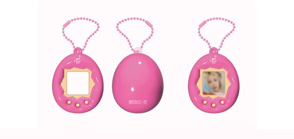 Jihyo_junkss's tweet photo. WTB/LFS 

• Twice 4th gen kit keyring, mini wallet, &amp; lanyard 
• pref set na

Drop offers

#twicefanclub #4thgenerationoncemembership https://t.co/L8GrEWeULS