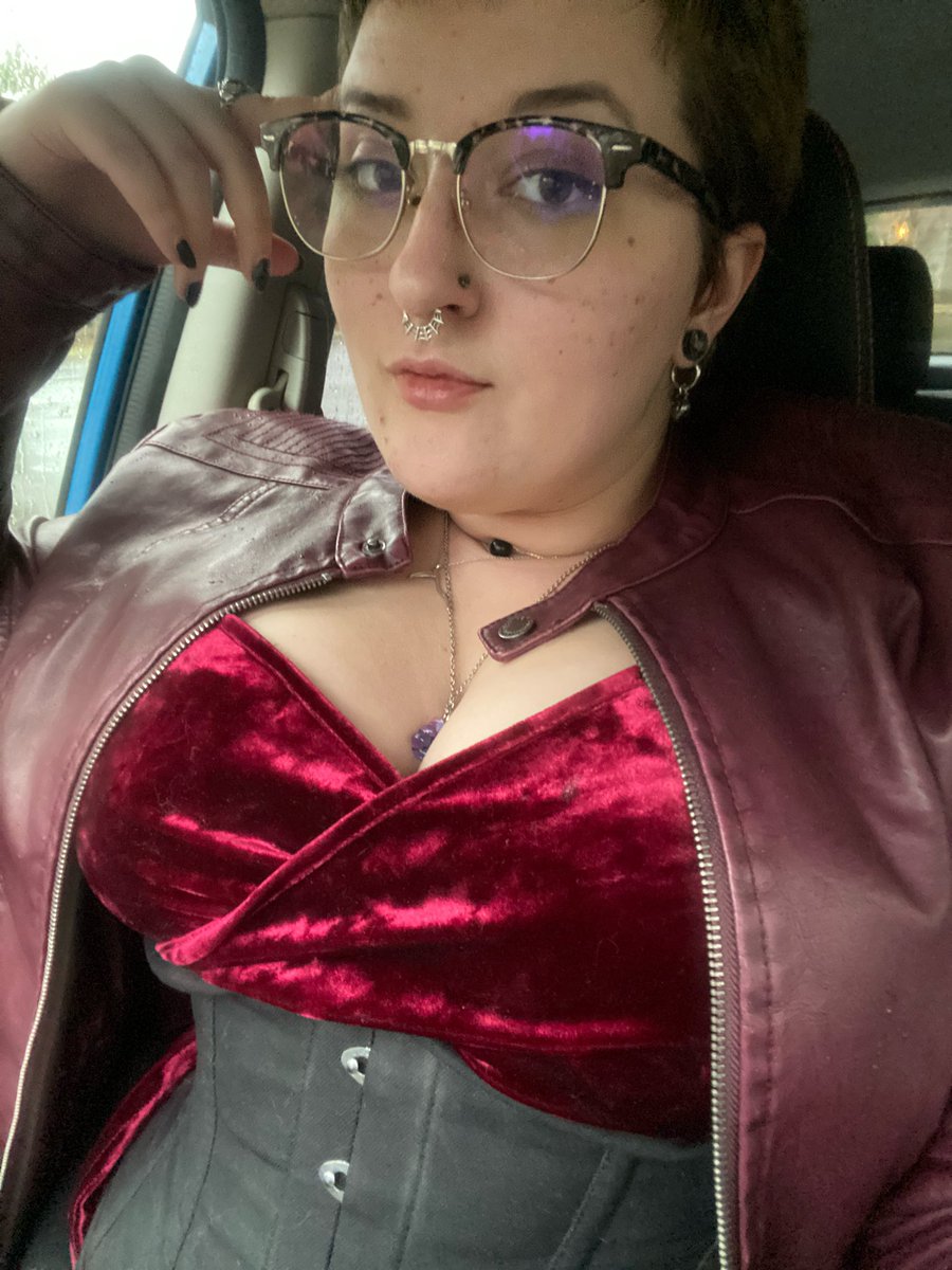 Mx_Hela's tweet photo. Corsets always make my breasts look fabulous https://t.co/Iii1s0L6Pl