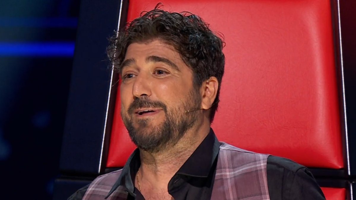 yotele's tweet photo. El error de Antonio Orozco al confundir a un concursante que estuvo en #LaVozAudiciones5: "No has dado ni una"
🔗 https://t.co/OO1xVG0rH7 https://t.co/d8u0xVH6H4