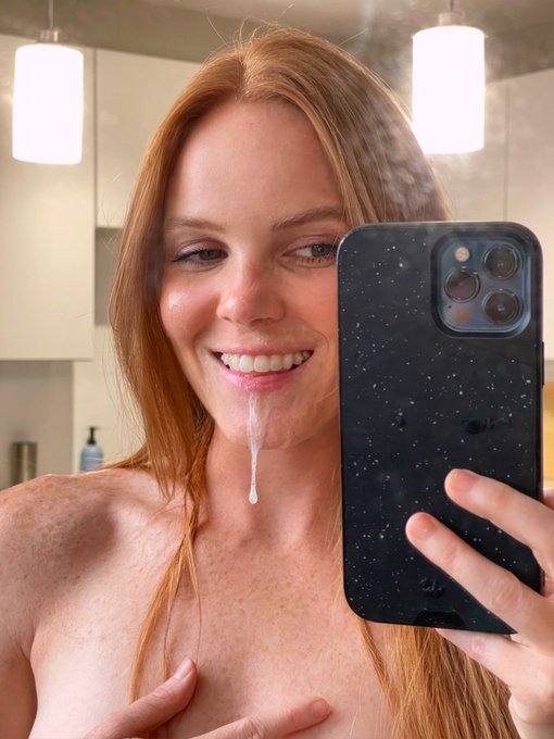 If you were wondering this is how I suck out souls 🤤👻 https://t.co/IsxVi4Mkal