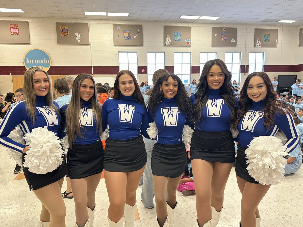 OCPresGDW's tweet photo. Yesterday, the @OdessaCollege team took some time to share all types of experiences, information, and ideas with many current @EctorCountyISD Travis Elementary students, and future Odessa College students. We salute these students and their teachers. #TweetOC #PositivelyOC https://t.co/BIqyhckW8E