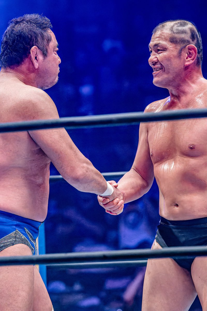 奇跡の握手！
#鈴木みのる　#MinoruSuzuki
#永田裕志　#YujiNagata
2023 10.9 #新日本プロレス 両国国技館
#njpw #njdest