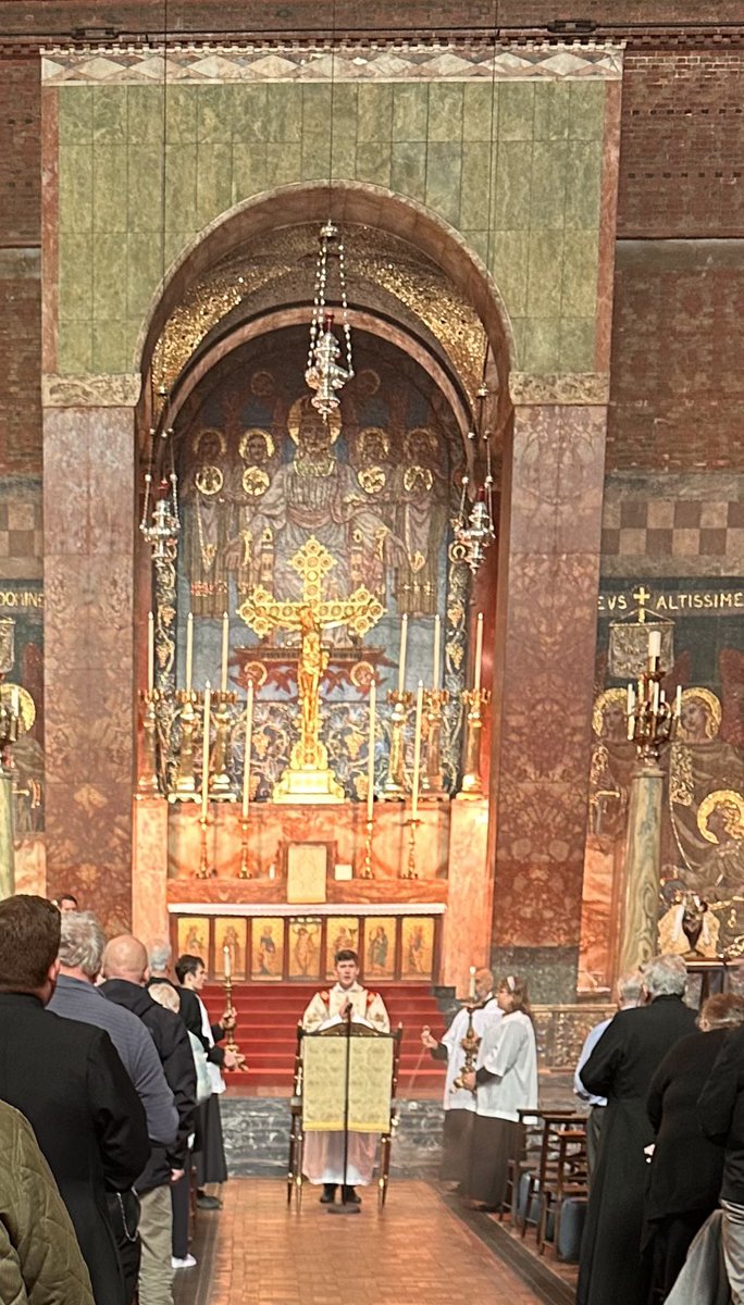 frmarkssc's tweet photo. Wonderful @ShrineOLW Festival St Bartholomew’s Church @sswshchi @ChichesterDio with +Will Fr Earl and Fr Dowler gave fantastic address and Fr Rowlands gave an inspiring homily. The healing ministries always moving. https://t.co/5z8e7oNDU9