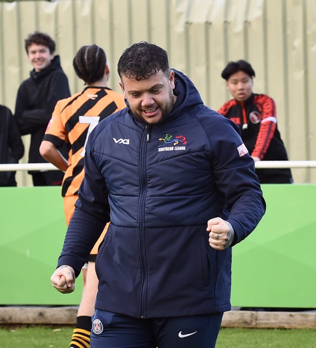 Aylesbury United FC tweet media