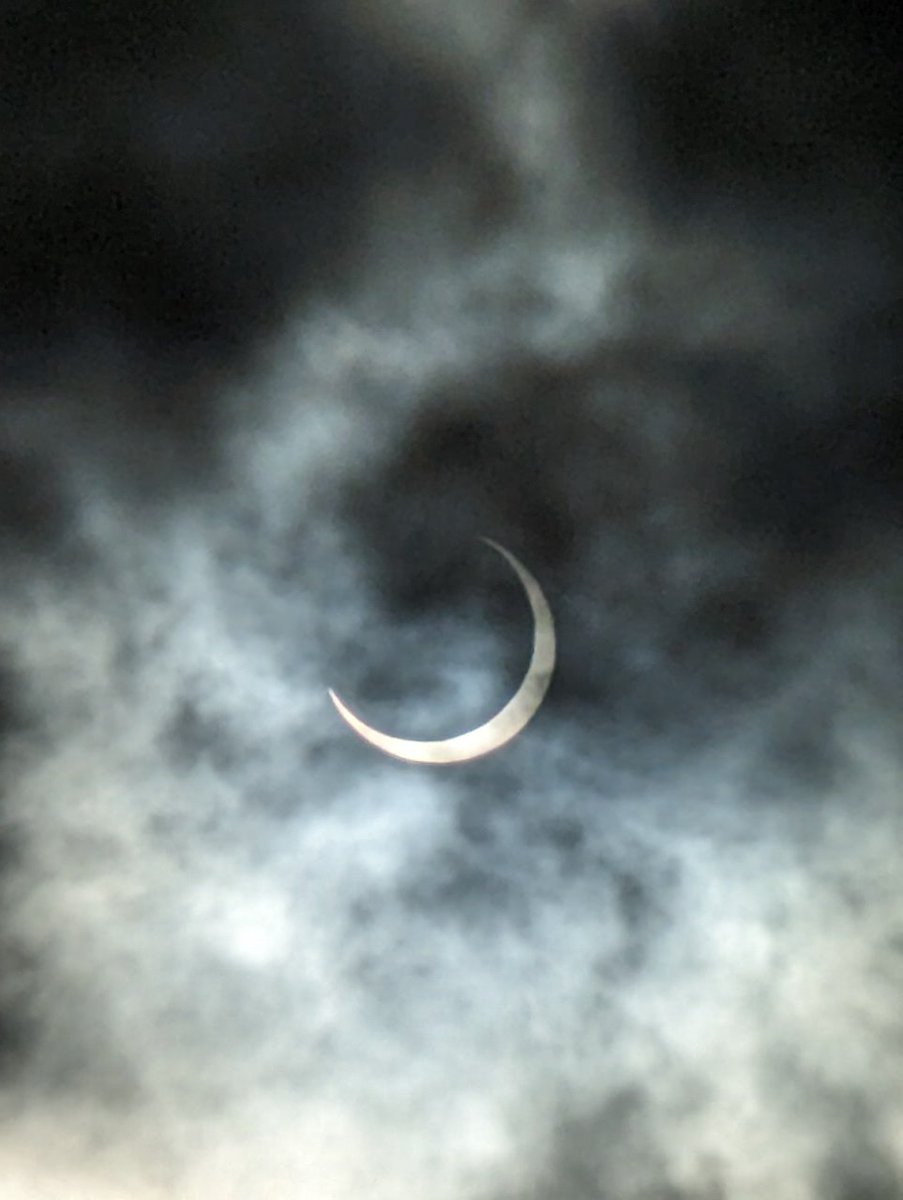 br4nd13's tweet photo. #Eclipse2023 pretty neat :) https://t.co/0D6nx017RV