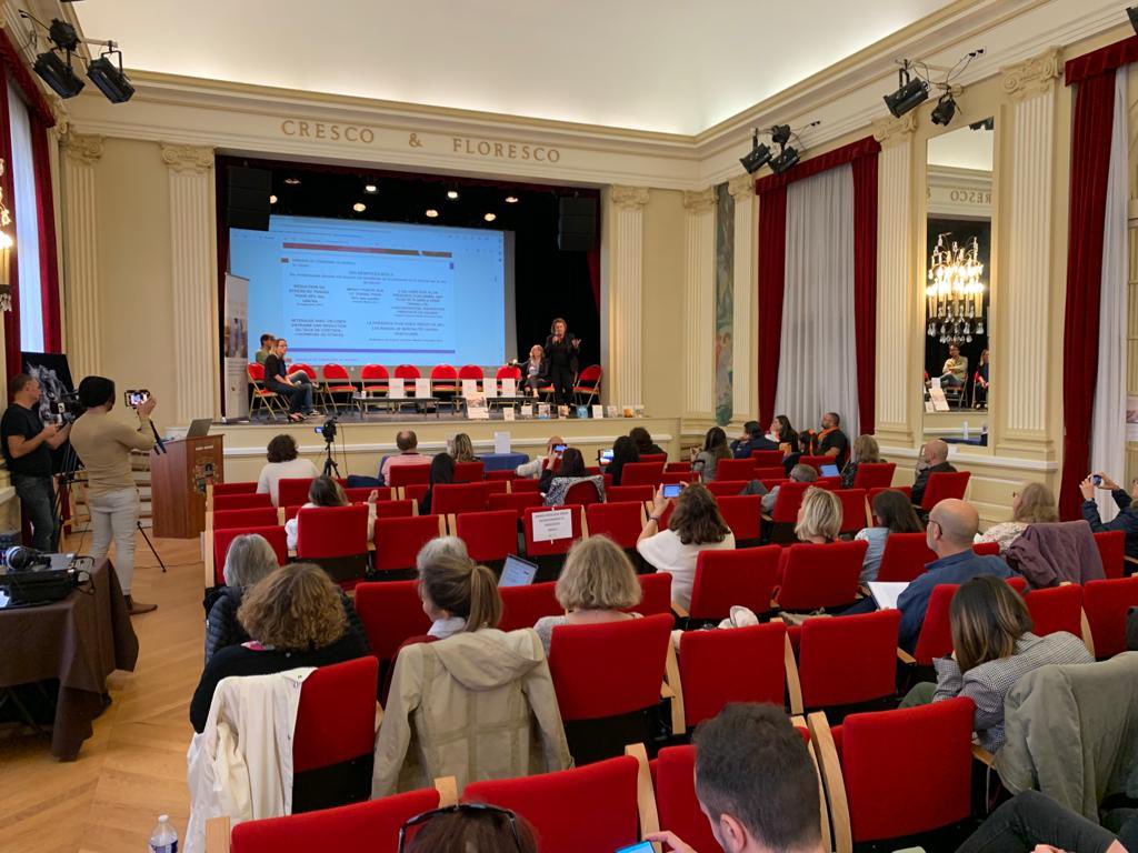 De_Lavalette_B's tweet photo. Assises de la protection animale:1 an après avoir reçu le trophée Pets friendly très honorée d’être invitée avec M.Lelan par JPh.Darnault &amp; C.His à la Mairie de St Mandé pr présenter dvt 1 large public l’accord que j’ai signé avec CGT,FO,Synper pr l’accueil des chiens au bureau! https://t.co/tOmzG0UdHP