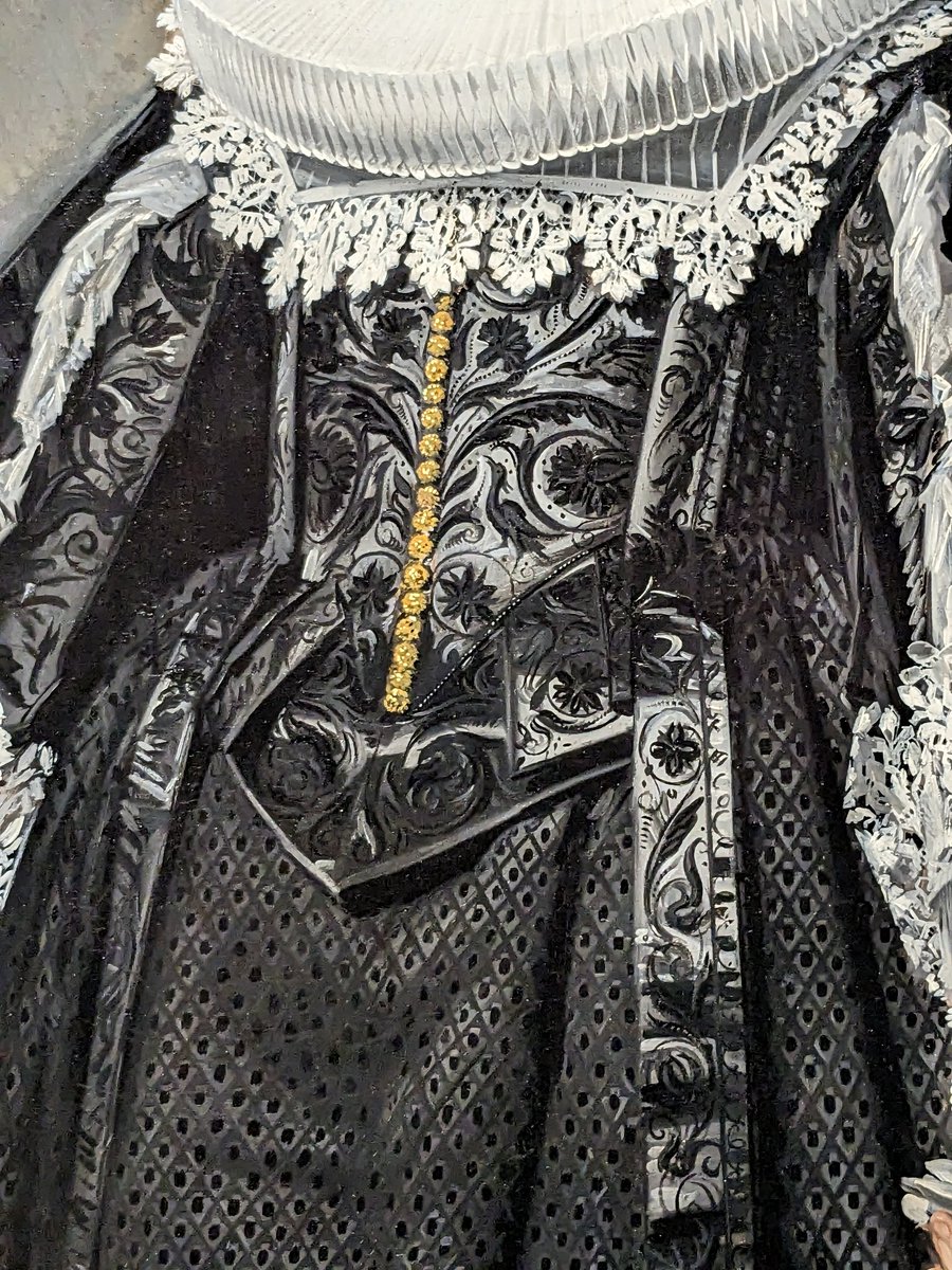 LizzyCurrie's tweet photo. Some incredibly detailed black on black silks in Frans Hals's 'Portrait of Catharina Brugman' (1634)  @NationalGallery plus a fine example of a 17th-century bucket bag. https://t.co/sYtRAcMMWX