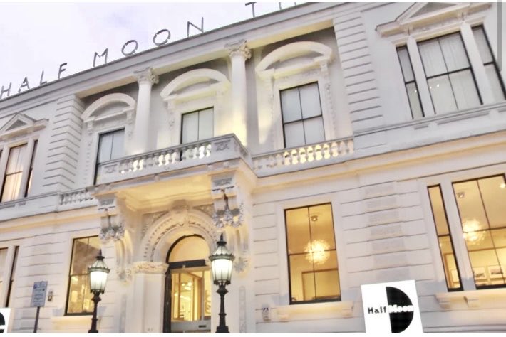 #UnderTheLittleRedMoon opened today ⁦<a href="/ETOpera/">English Touring Opera</a>⁩ began a huge tour at the brilliantly welcoming ⁦<a href="/HalfMoonTheatre/">Half Moon Theatre</a>⁩ - and all three shows were SOLD OUT! #OperaForBabies ⁦