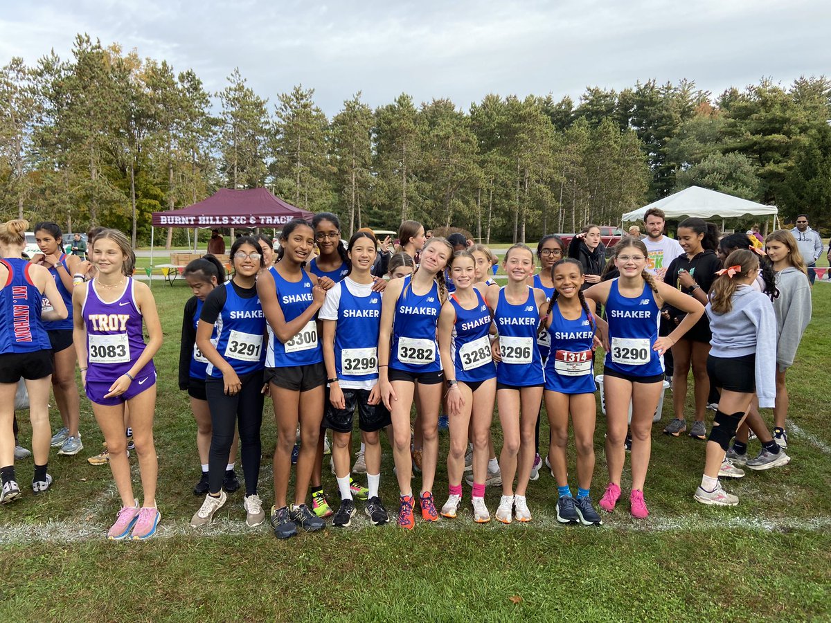 GxcShaker's tweet photo. The Freshman Girls had a very strong performance at the Burnt Hills Invitational! The team finished 2nd in a competitive field behind Saratoga and just in front of Guilderland. Molly Higgins was the individual champion!! Megan M, Lilyana G, Sahana M and Lilly H were in our top 5! https://t.co/70Bl5XCRXe
